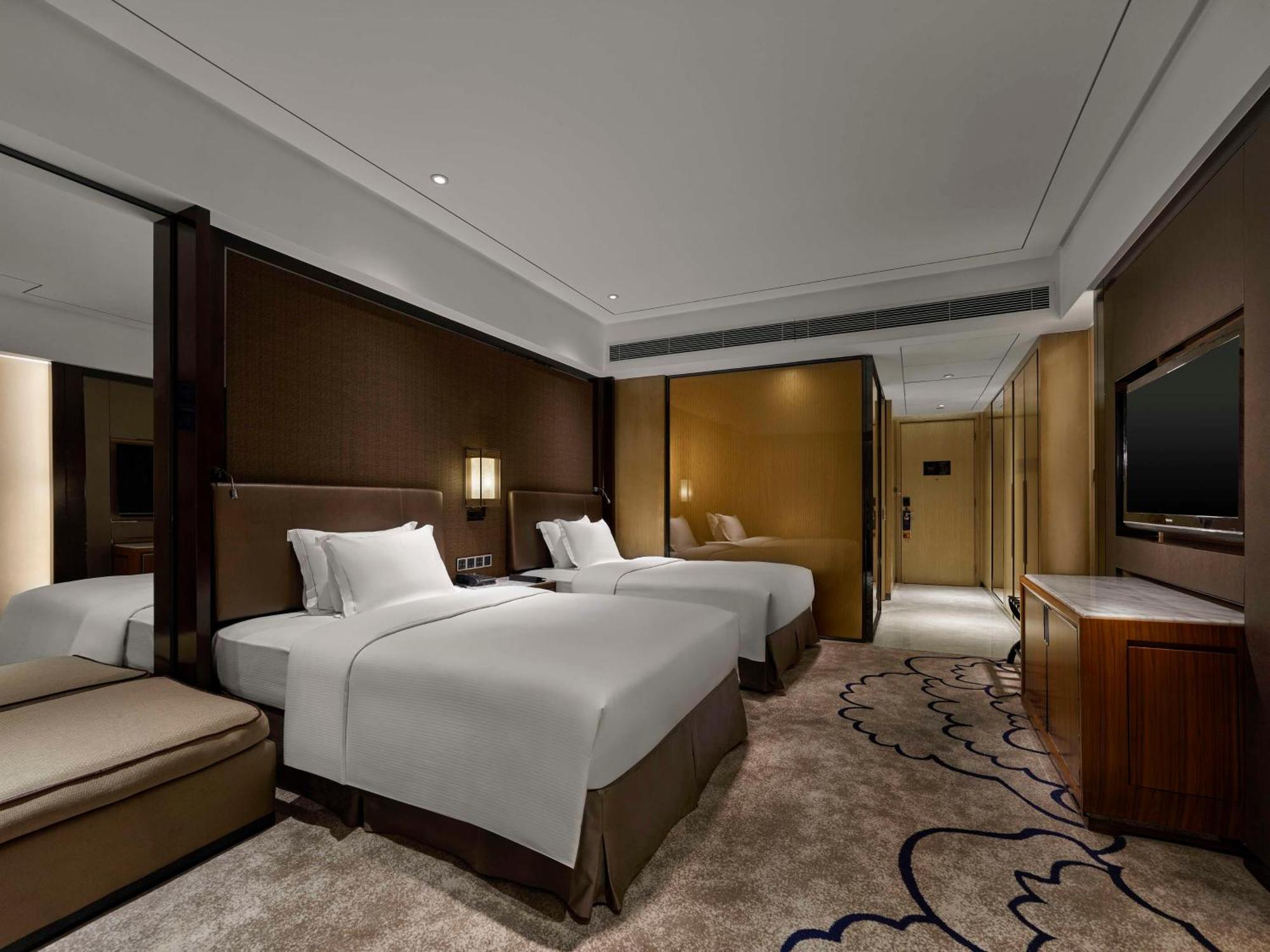 Hilton Zhongshan Downtown Exterior photo